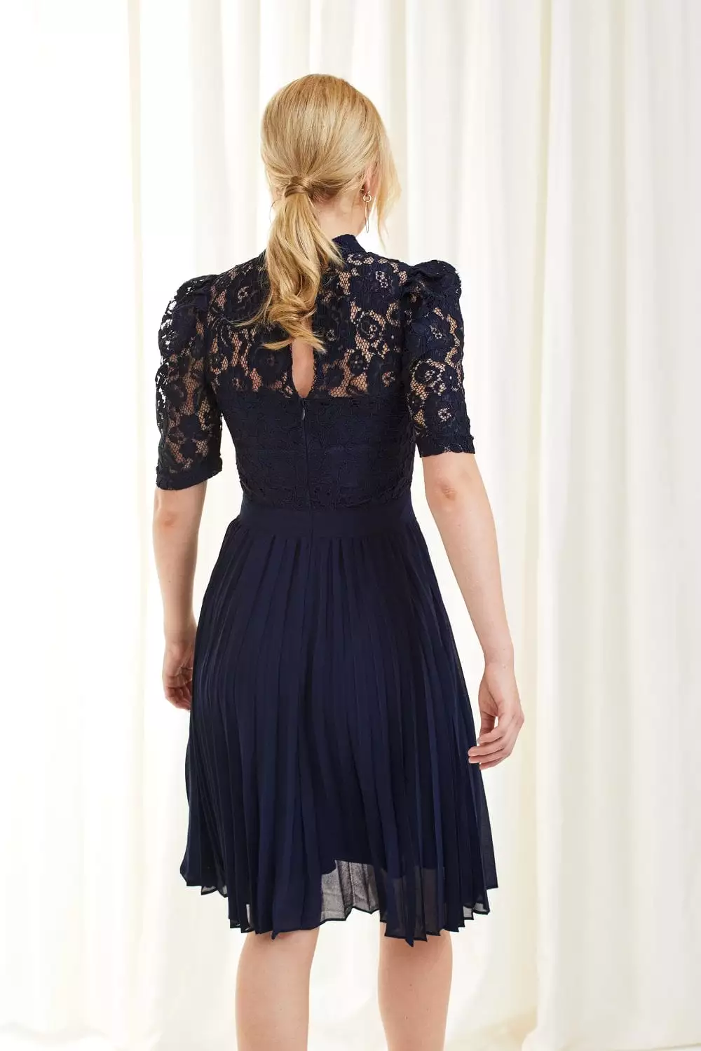 Double Second Pleated Lace Dress