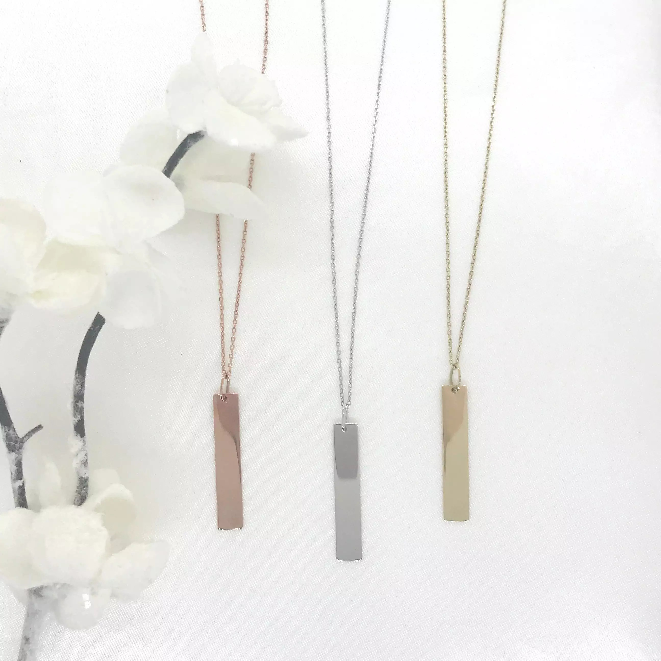 Engravable Bar- 10k Gold Vertical Bar Necklace