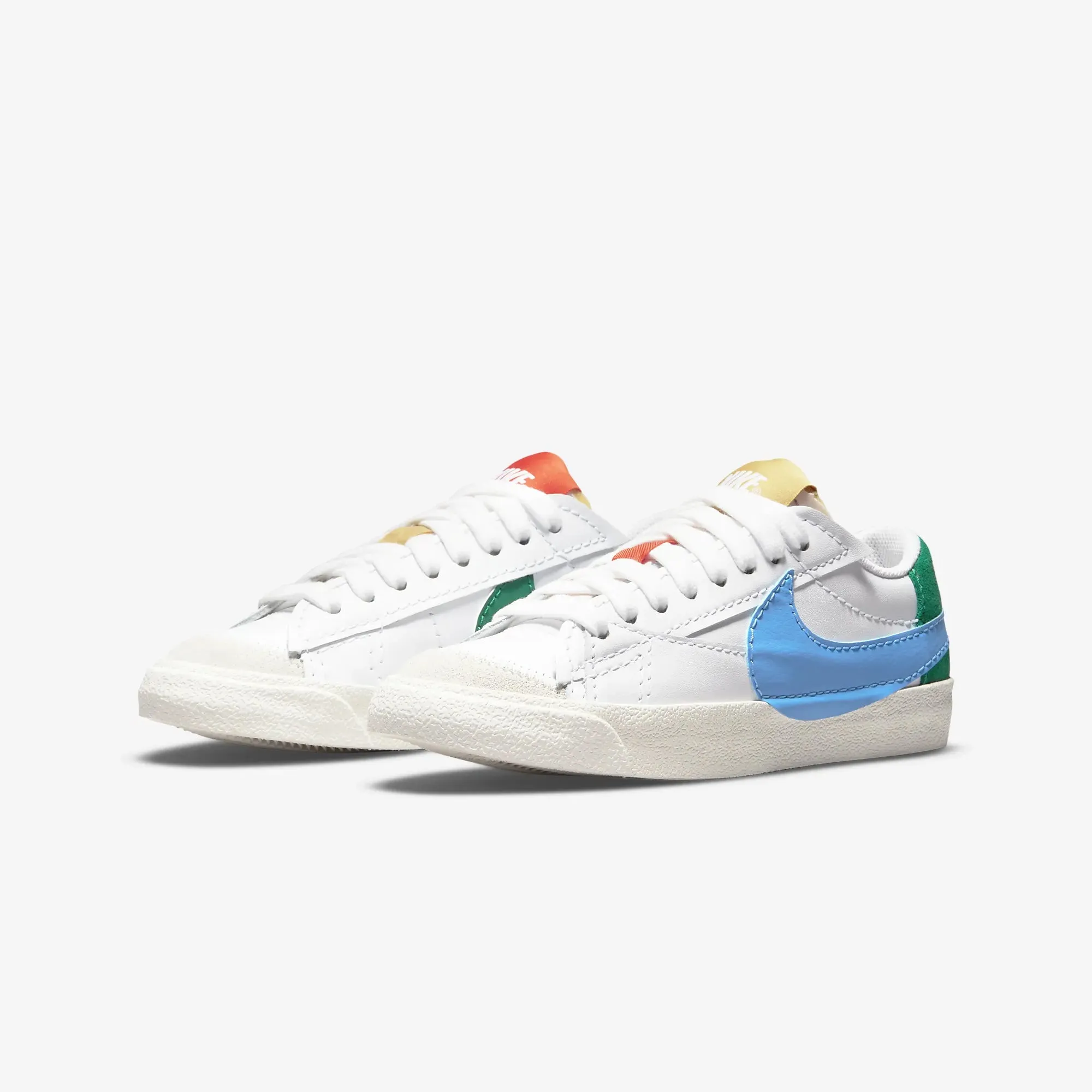 WMN'S BLAZER LOW '77 JUMBO 'WHITE/MALACHITE-UNIVERSITY BLUE'