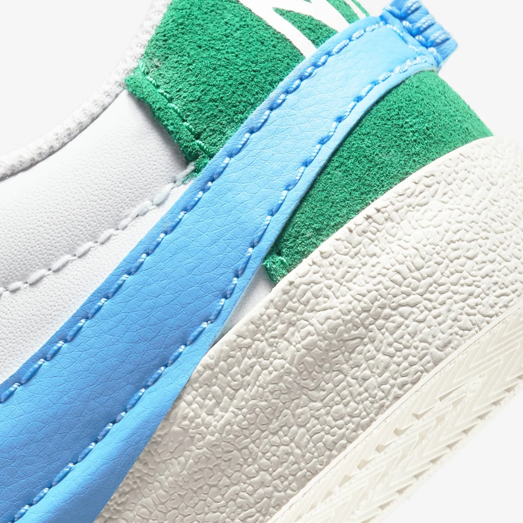 WMN'S BLAZER LOW '77 JUMBO 'WHITE/MALACHITE-UNIVERSITY BLUE'